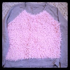 Grey pullover with pink fur